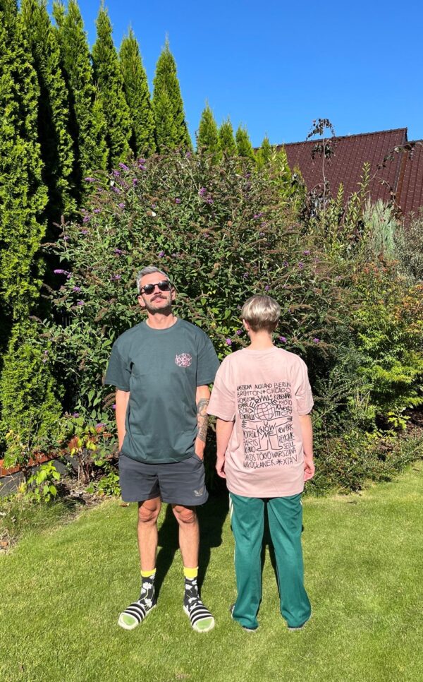 u know me everywhere t-shirt ludzik green pink