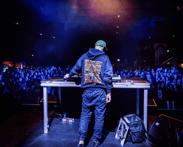 DJ GROH bluza u know me (foto by Ewa Piekut)
